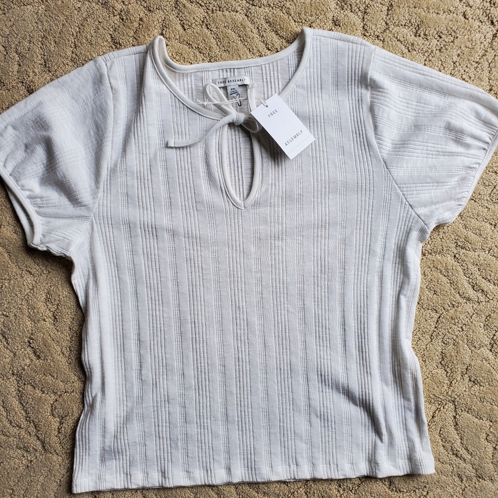 BNWT Free Assembly Tie Neck Top | Size XXL | Color Cream